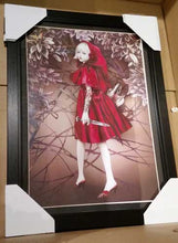 Load image into Gallery viewer, photo frame with cardboard protective corners being used